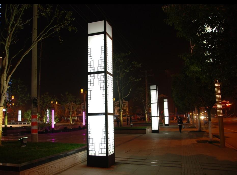 LED^